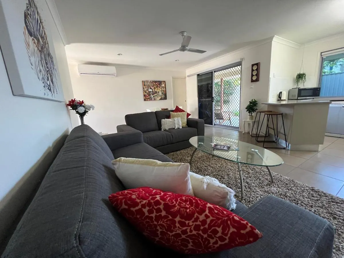 Home Away From Home - Modern Luxury In Central Bundaberg 0*,