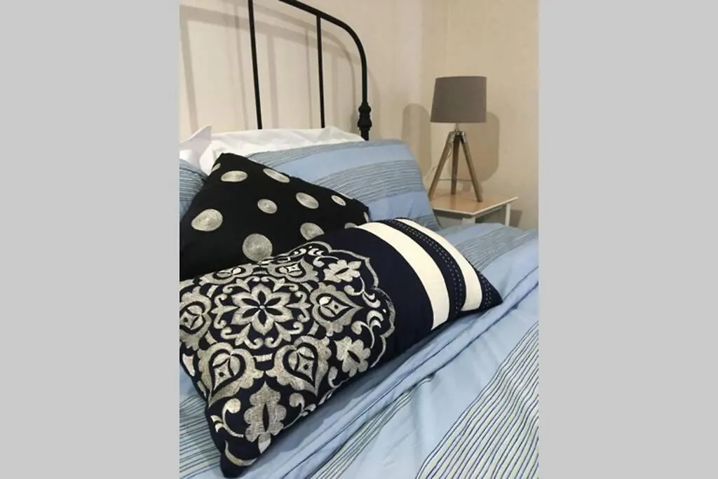 Villa Home Away From Home - Modern Luxury In Central Bundaberg