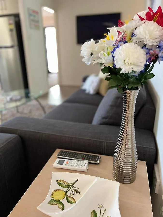 Villa Home Away From Home - Modern Luxury In Central Bundaberg